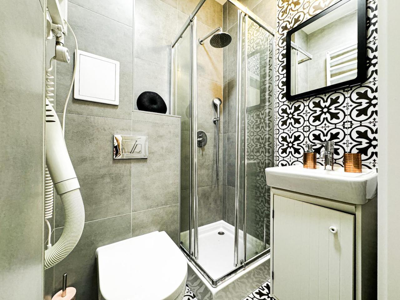 1min Walk To Market Square, Beautiful Views! Stylish 1br Kitchen Апартаменти *