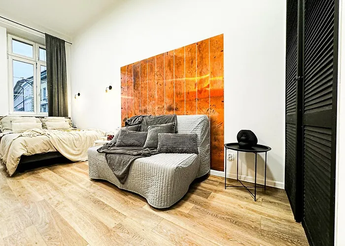 1Min Walk To Market Square, Beautiful Views! Stylish 1Br Kitchen