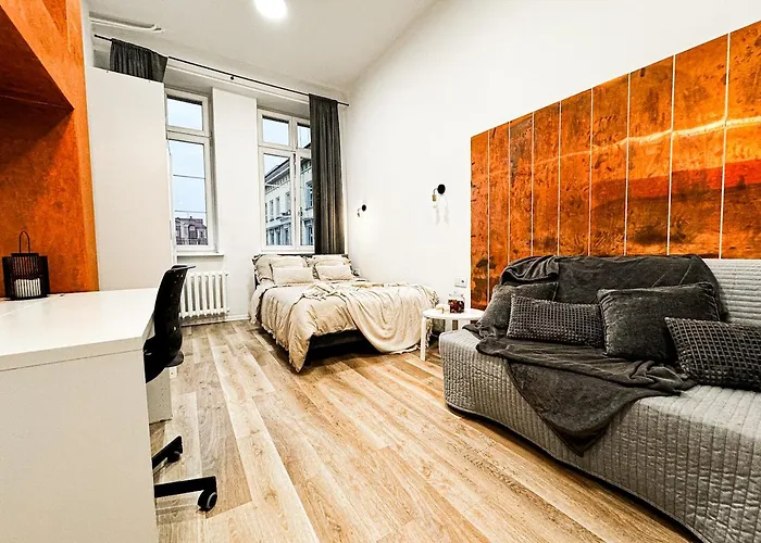 1Min Walk To Market Square, Beautiful Views! Stylish 1Br Kitchen