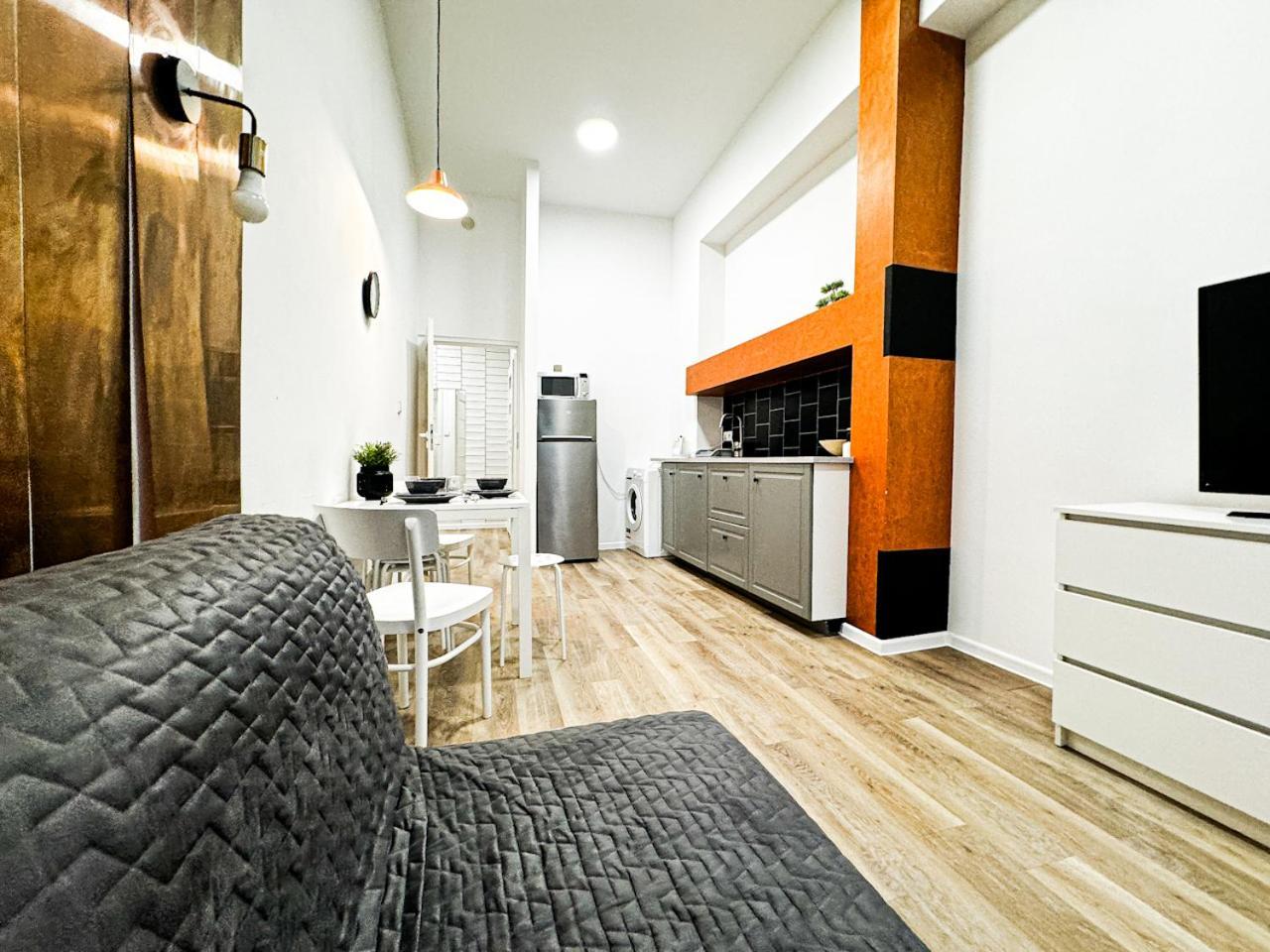 Apartment 1min Walk To Market Square, Beautiful Views! Stylish 1br Kitchen *